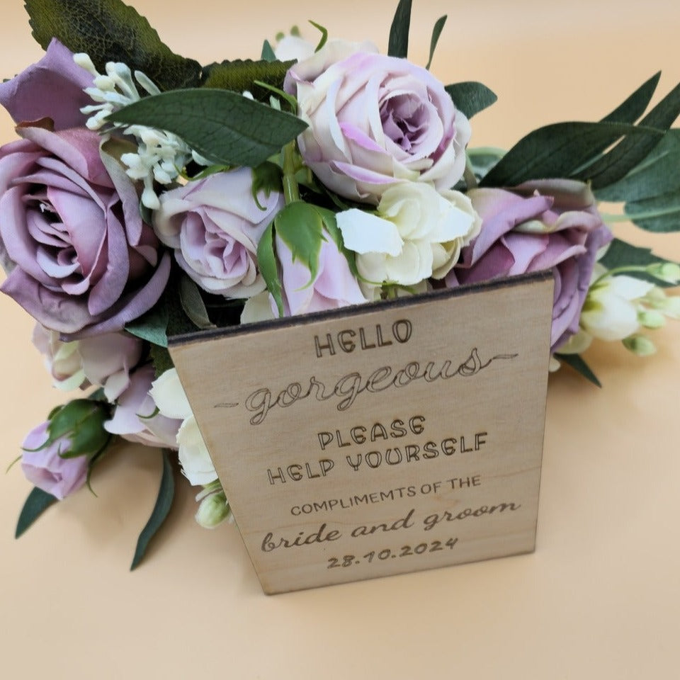 'Hello Gorgeous' Basket Signs